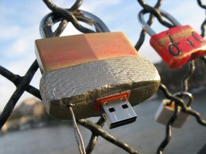 dead-drop-cadenas